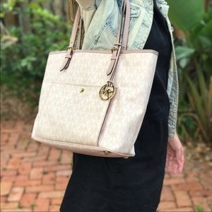 Jet Set Travel Medium Saffiano Leather TopZip Tote